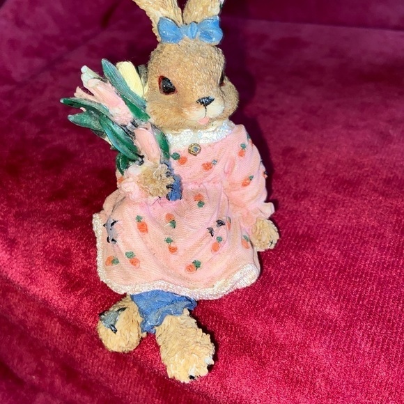 A family of Easter Bunnies and tree bedecked with colorful eggs in one lot. - Picture 14 of 16